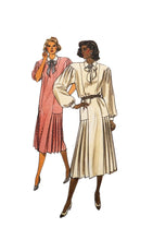 Load image into Gallery viewer, 1985 Vintage Sewing Pattern: Butterick 3525