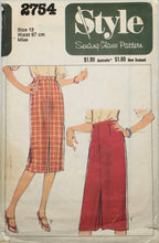 Load image into Gallery viewer, 1979 Vintage Sewing Pattern: Style 2754
