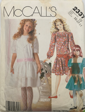 Load image into Gallery viewer, 1986 Vintage Sewing Pattern: McCalls 2337