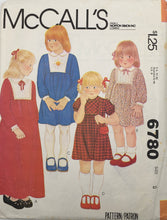 Load image into Gallery viewer, 1979 Vintage Sewing Pattern: McCalls 6780