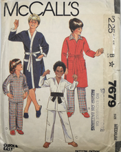 Load image into Gallery viewer, 1981 Vintage Sewing Pattern: McCalls 7679