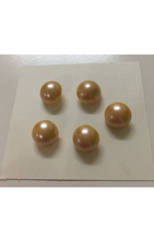 Load image into Gallery viewer, Vintage Pearl-Like Buttons