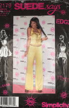 Load image into Gallery viewer, 2011 Sewing Pattern: Simplicity 2179