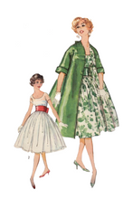 Load image into Gallery viewer, 1959 Vintage Sewing Pattern: Simplicity  2917