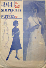 Load image into Gallery viewer, 1960's Vintage Sewing Pattern: Simplicity 4944