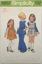 Load image into Gallery viewer, 1973 Vintage Sewing Pattern: Simplicity 5937