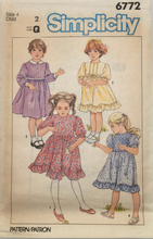 Load image into Gallery viewer, 1985 Vintage Sewing Pattern: Simplicity 6772