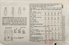 Load image into Gallery viewer, 1967 Vintage Sewing Pattern: Simplicity 7024