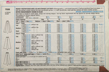 Load image into Gallery viewer, 1975 Vintage Sewing Pattern: Simplicity 7056