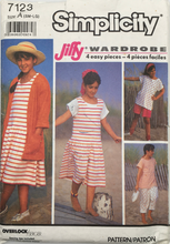Load image into Gallery viewer, 1990 Vintage Sewing Pattern: Simplicity 7123
