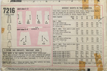 Load image into Gallery viewer, 1967 Vintage Sewing Pattern: Simplicity 7216