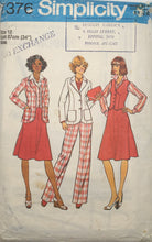 Load image into Gallery viewer, 1977 Vintage Sewing Pattern: Simplicity 7376