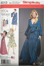 Load image into Gallery viewer, 1970’s Reproduction Vintage Sewing Pattern: Simplicity 8013