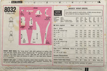 Load image into Gallery viewer, 1968 Vintage Sewing Pattern: Simplicity 8032