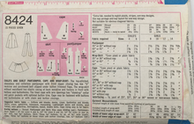 Load image into Gallery viewer, 1969 Vintage Sewing Pattern: Simplicity 8424