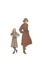 Load image into Gallery viewer, 1979 Vintage Sewing Pattern: Simplicity 8675