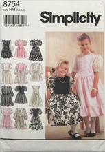 Load image into Gallery viewer, 1993 Vintage Sewing Pattern: Simplicity 8754