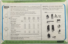 Load image into Gallery viewer, 1979 Vintage Sewing Pattern: Simplicity 8934
