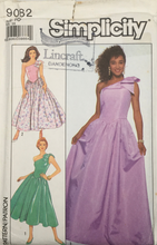 Load image into Gallery viewer, 1989 Vintage Sewing Pattern: Simplicity 9082