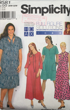 Load image into Gallery viewer, 2001 Sewing Pattern: Simplicity 9581
