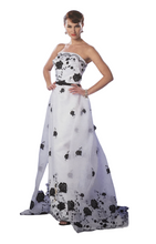 Load image into Gallery viewer, 2021 Sewing Pattern: Simplicity S9289