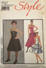 Load image into Gallery viewer, 1980’s Vintage Sewing Pattern: Style 1077