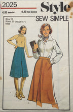 Load image into Gallery viewer, 1978 Vintage Sewing Pattern: Style 2025