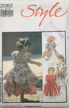 Load image into Gallery viewer, 1991 Vintage Sewing Pattern: Style 2062