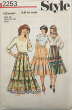 Load image into Gallery viewer, 1978 Vintage Sewing Pattern: Style 2253
