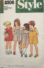 Load image into Gallery viewer, 1978 Vintage Sewing Pattern: Style 2306