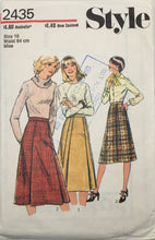 Load image into Gallery viewer, 1979 Vintage Sewing Pattern: Style 2435