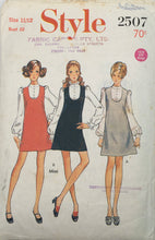 Load image into Gallery viewer, 1969 Vintage Sewing Pattern: Style 2507