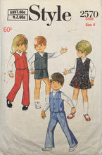 Load image into Gallery viewer, 1969 Vintage Sewing Pattern: Style 2570