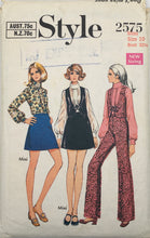 Load image into Gallery viewer, 1970 Vintage Sewing Pattern: Style 2575