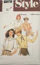 Load image into Gallery viewer, 1979 Vintage Sewing Pattern: Style 2579