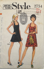 Load image into Gallery viewer, 1971 Vintage Sewing Pattern: Style 2754