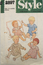Load image into Gallery viewer, 1980 Vintage Sewing Pattern: Style 2897