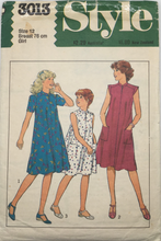 Load image into Gallery viewer, 1980 Vintage Sewing Pattern: Style 3013
