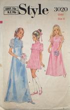 Load image into Gallery viewer, 1971 Vintage Sewing Pattern: Style 3020