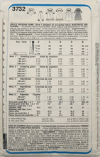 Load image into Gallery viewer, Vintage Sewing Pattern: Style 3732