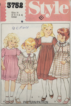 Load image into Gallery viewer, 1983 Vintage Sewing Pattern: Style  3752