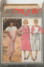 Load image into Gallery viewer, 1985 Vintage Sewing Pattern: Style 4322