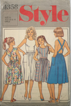 Load image into Gallery viewer, 1985 Vintage Sewing Pattern: Style 4358