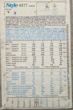 Load image into Gallery viewer, 1985 Vintage Sewing Pattern: Style 4377