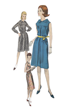 Load image into Gallery viewer, 1963 Vintage Sewing Pattern: Vogue  5879
