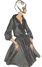 Load image into Gallery viewer, 1960’s Vintage Sewing Pattern: Vogue 6394