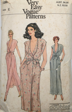 Load image into Gallery viewer, 1979 Vintage Sewing Pattern: Vogue 7286