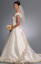 Load image into Gallery viewer, 2009 Sewing Pattern: Vogue V1095