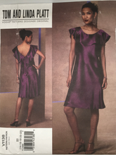 Load image into Gallery viewer, 2009 Sewing Pattern: Vogue V1138