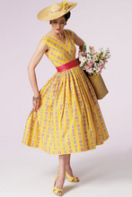 Load image into Gallery viewer, 1950’s Reproduction Sewing Pattern: Vogue V8789
